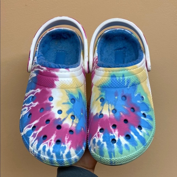 Crocs Tie Dye And Dark Cherry Geometric Fleece Lined Clogs Size 9 Bundle - Picture 12 of 15